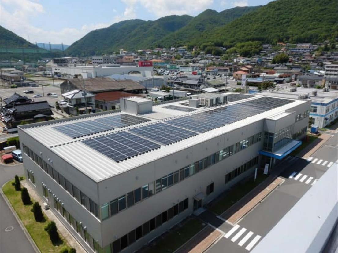 事業場の屋上に設置された太陽光発電設備